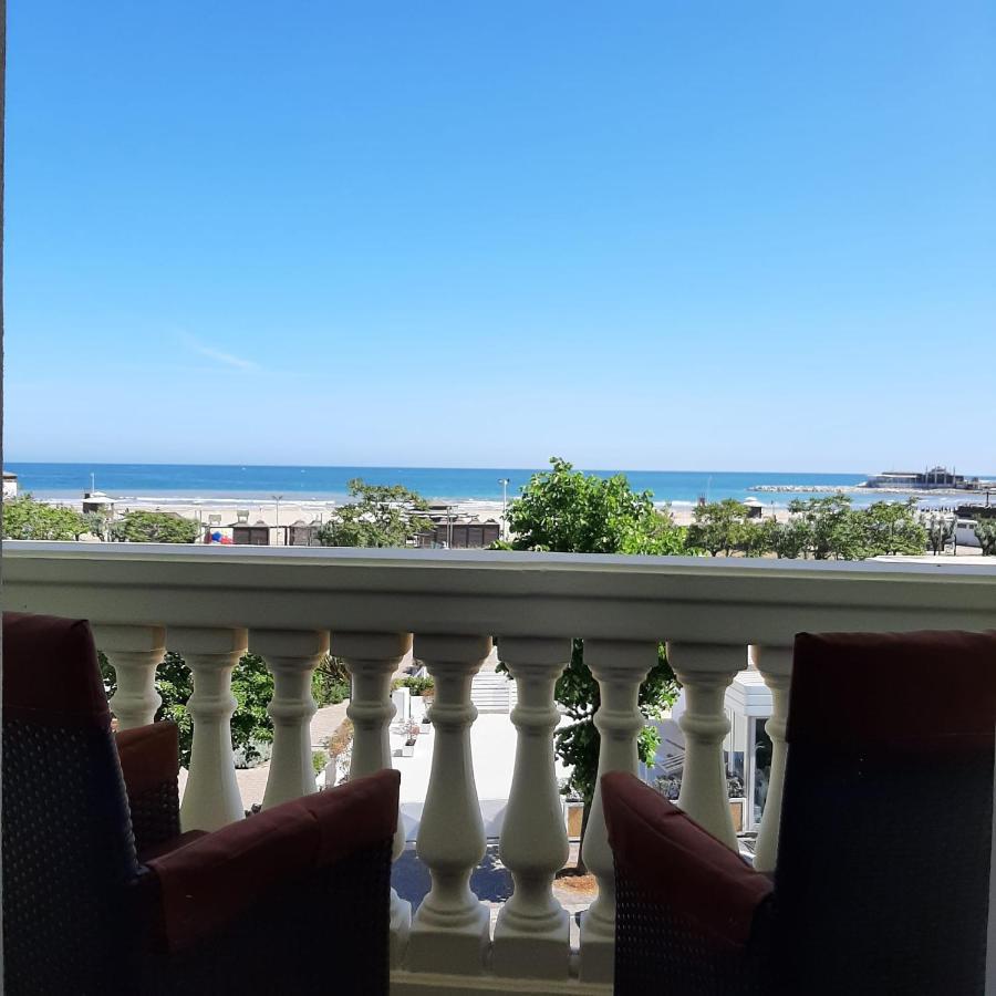 Hotel Nuovo Belvedere Rimini Bagian luar foto