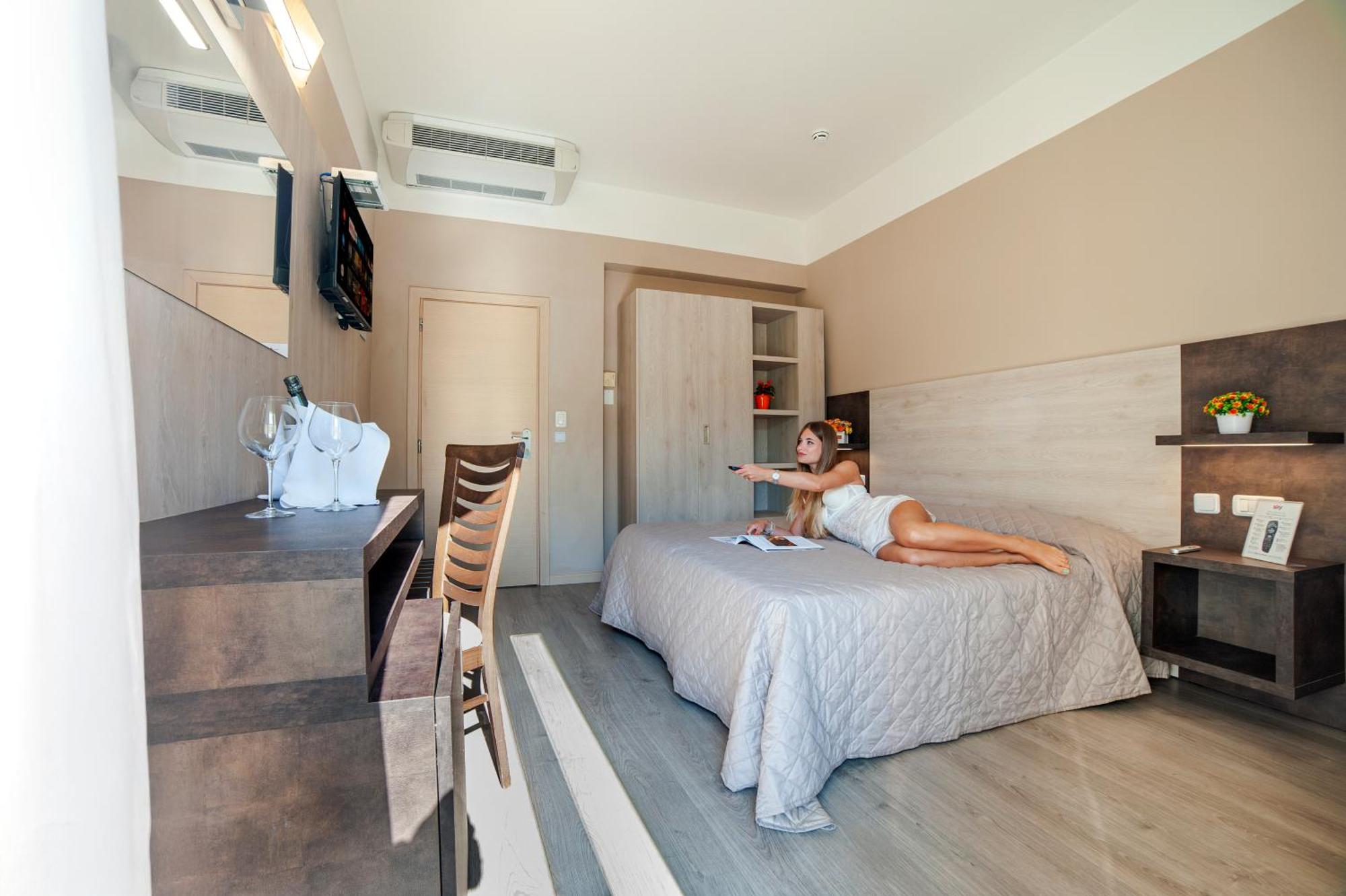 Hotel Nuovo Belvedere Rimini Bagian luar foto
